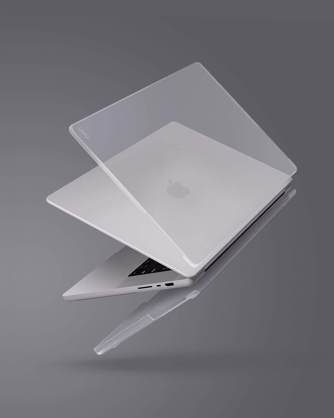 Funda / Carcasa Para Macbook Pro 16" 2021 / 2023 / 2024 Uniq Claro (Incluye Protector de Teclado y de Camara Web)