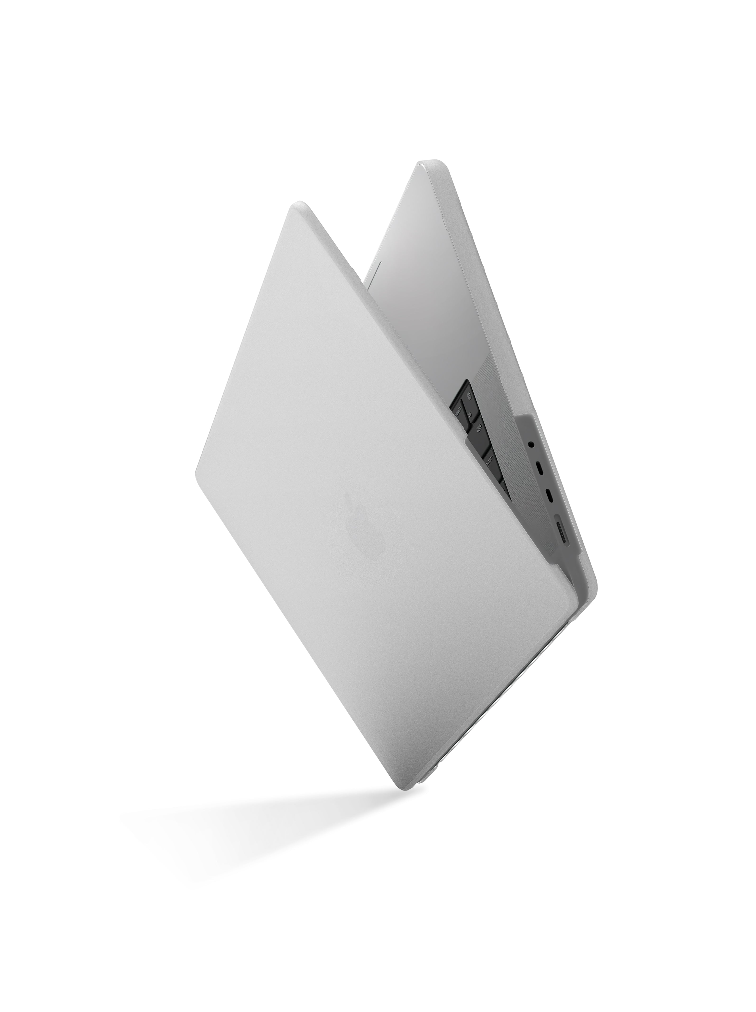 Funda / Carcasa Para Macbook Pro 16" 2021 / 2023 / 2024 Uniq Claro (Incluye Protector de Teclado y de Camara Web)